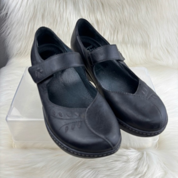 Dansko Black Mules with Non-Slip Soles and Comfort Design - Picture 1 of 13